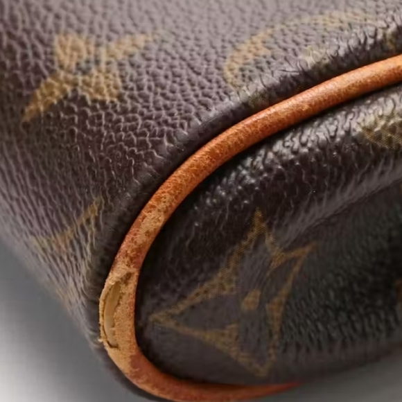 LOUIS VUITTON Monogram Eva Clutch Crossbody - Picture 9 of 15